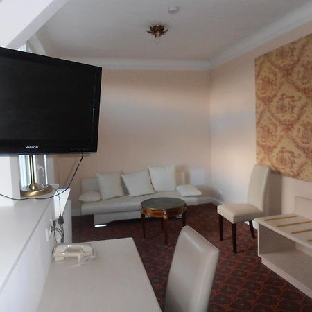 Hotel Hesse Шенефельд Экстерьер фото