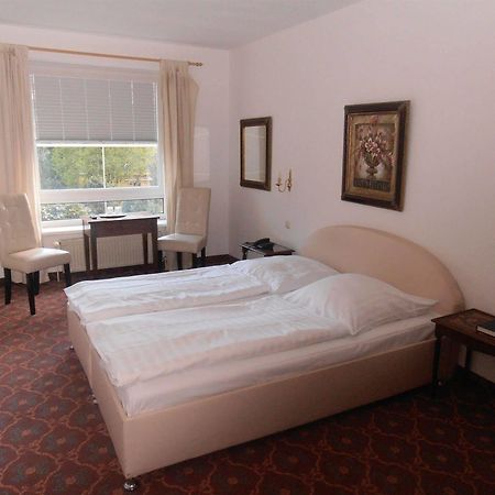 Hotel Hesse Шенефельд Экстерьер фото